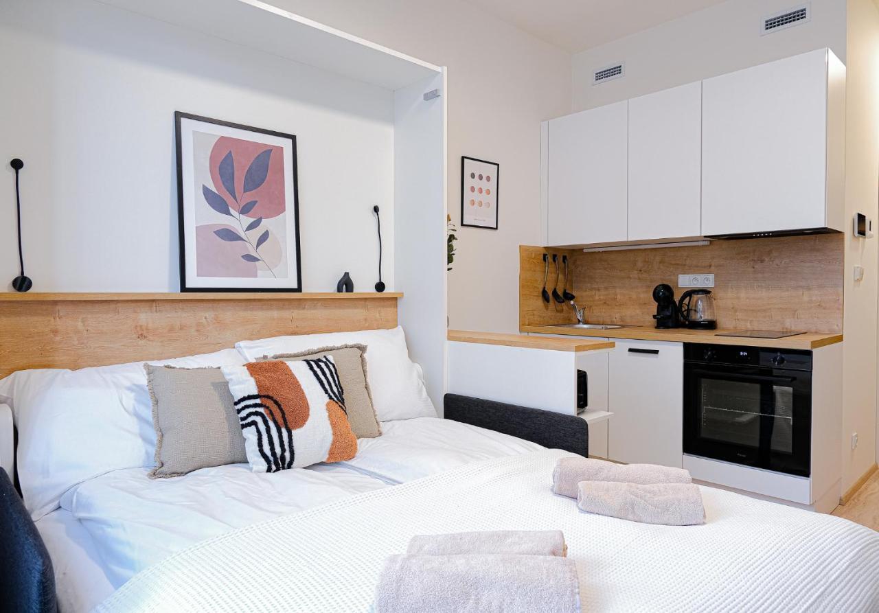 Mymozart Apartments Prague By Rentero Property Екстер'єр фото