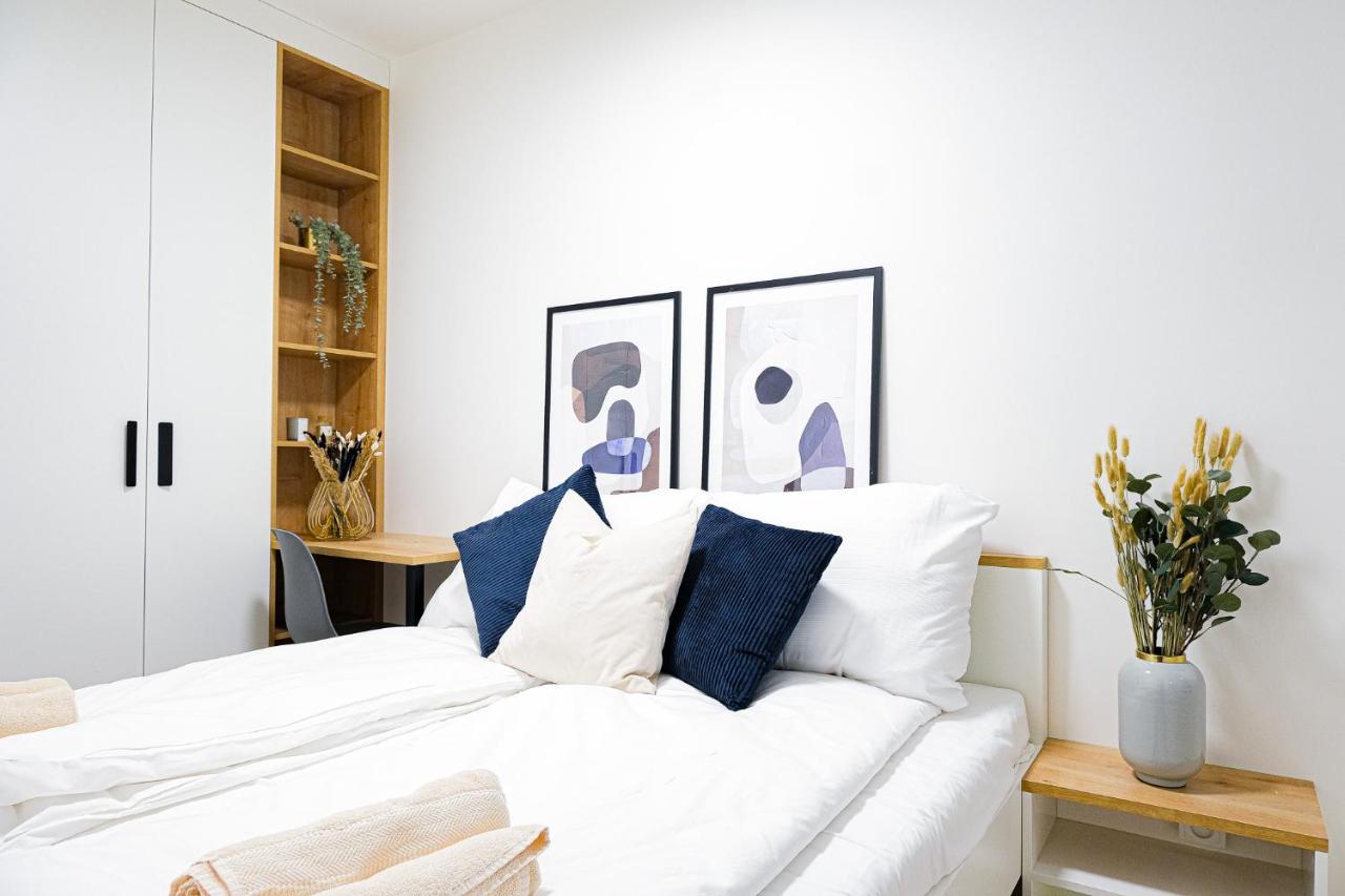 Mymozart Apartments Prague By Rentero Property Екстер'єр фото