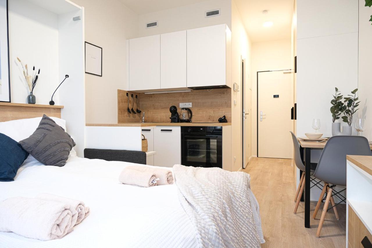 Mymozart Apartments Prague By Rentero Property Екстер'єр фото