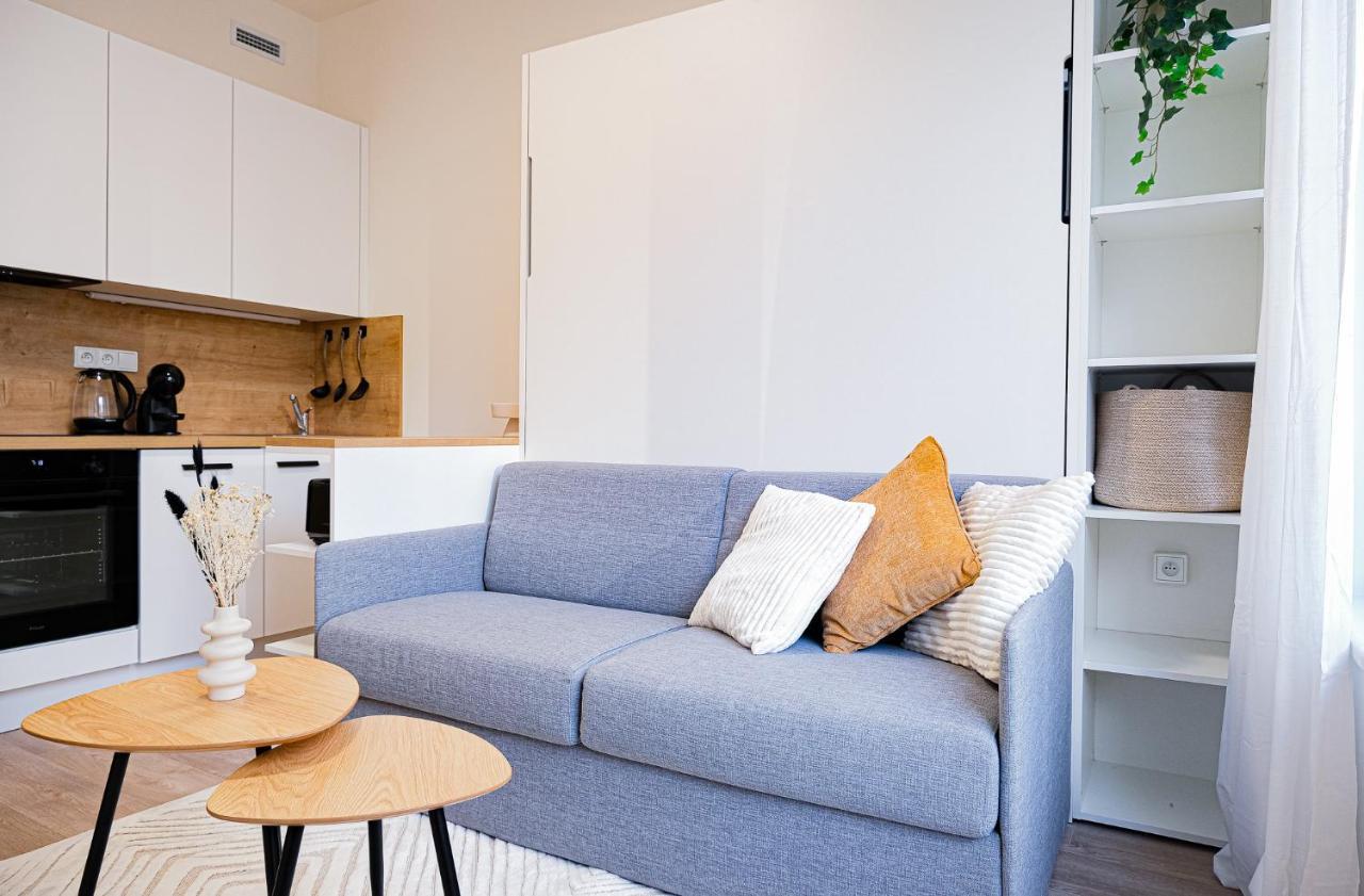 Mymozart Apartments Prague By Rentero Property Екстер'єр фото