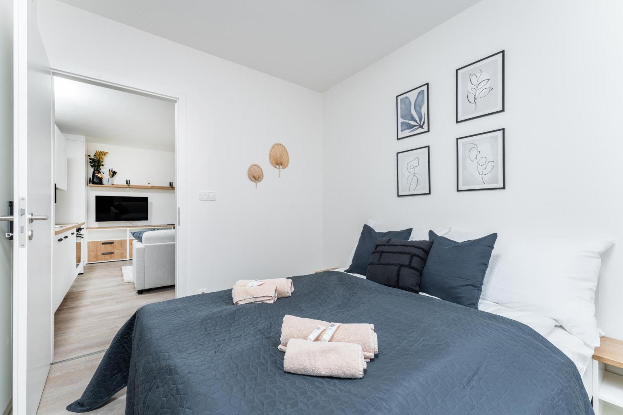 Mymozart Apartments Prague By Rentero Property Екстер'єр фото